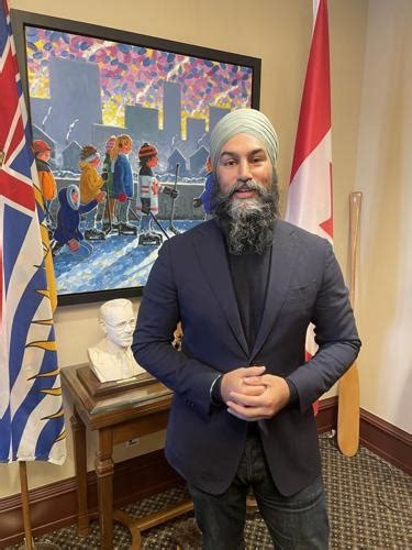 Jagmeet Singh’s Versace bag has many up in arms 